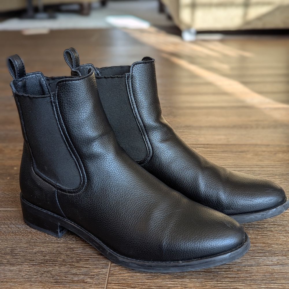 Black Leather Chelsea Boots